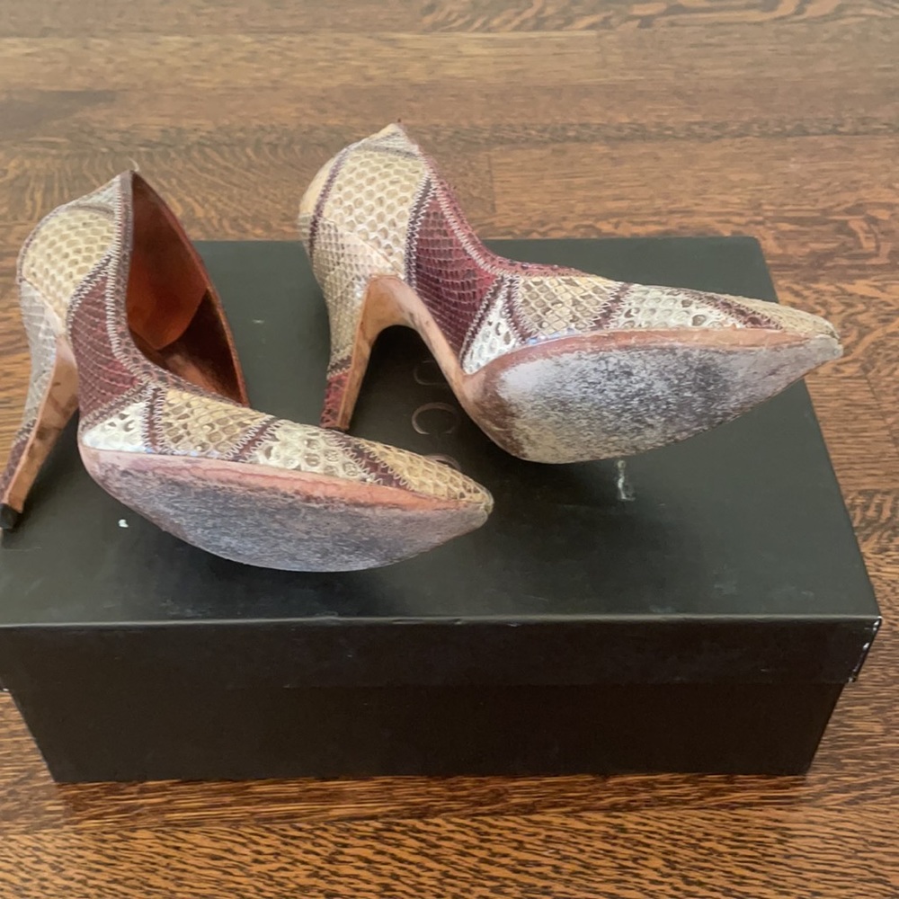 Gucci Python Pumps - Picture 6 of 7